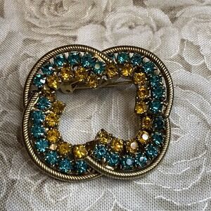 VTG Teal & Amber Rhinestone Brooch Gold Tone Double Circle Swirl Pin MCM Grandma